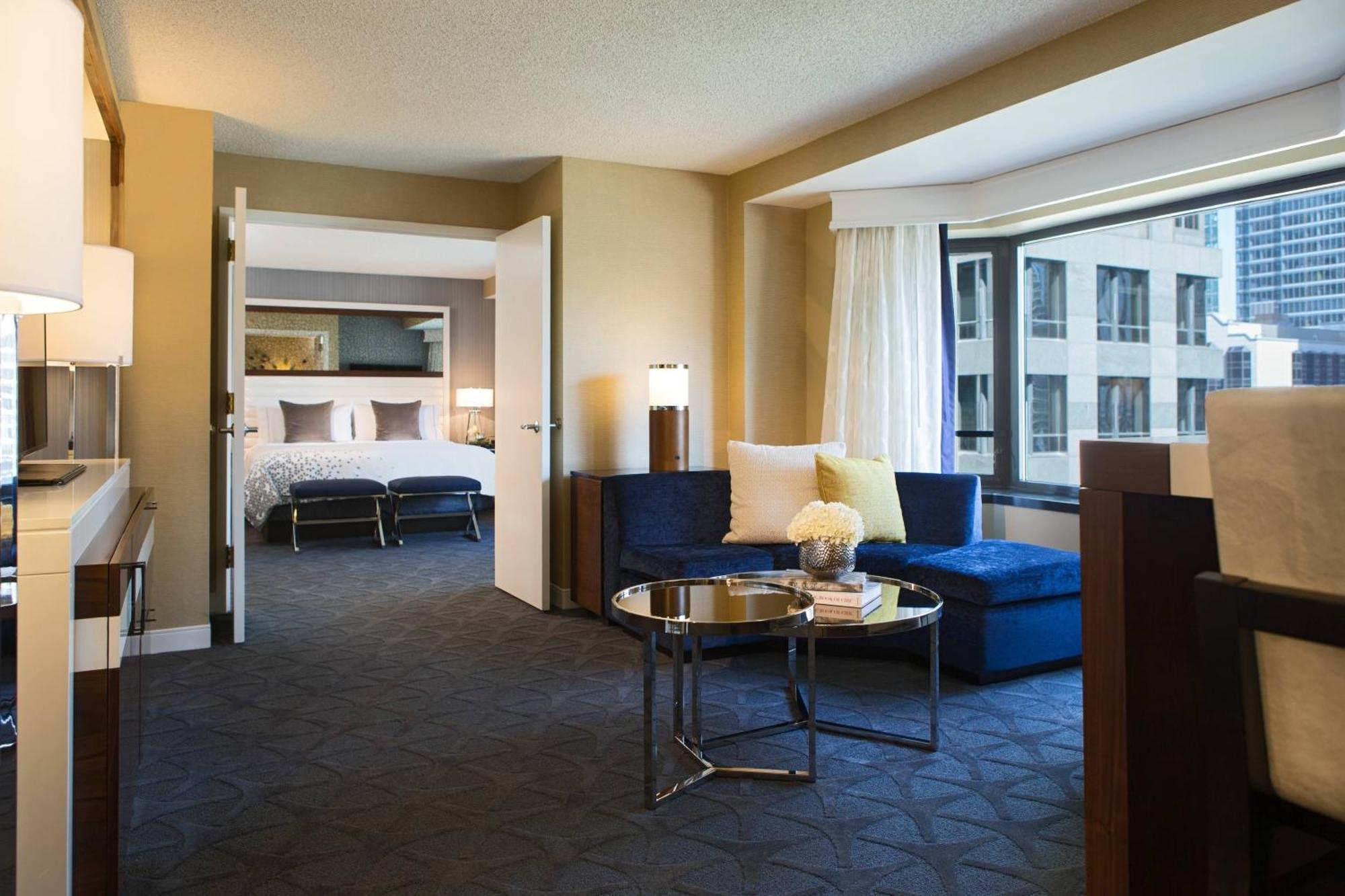 Renaissance Chicago Downtown Hotel Bagian luar foto