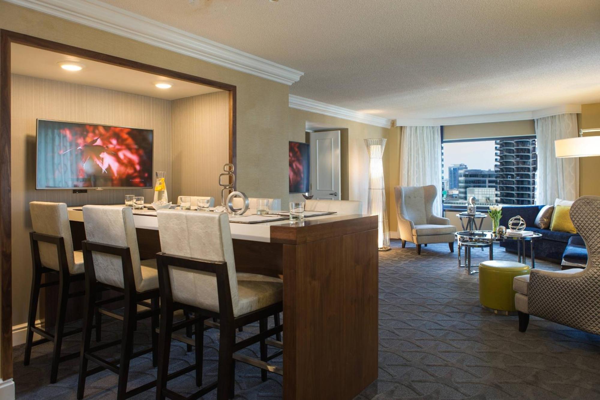 Renaissance Chicago Downtown Hotel Bagian luar foto
